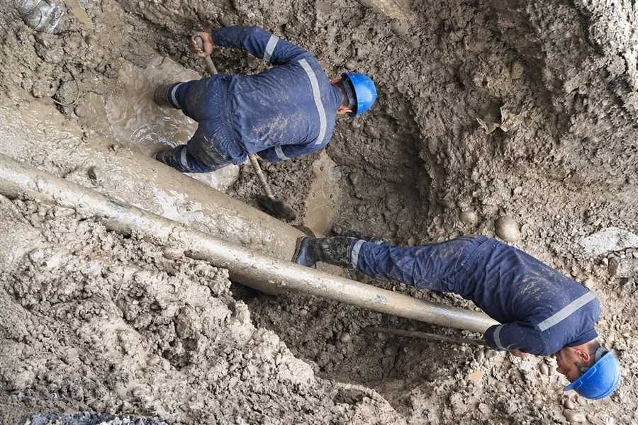 رفع شکستگی خط انتقال آب شرب تنکابن