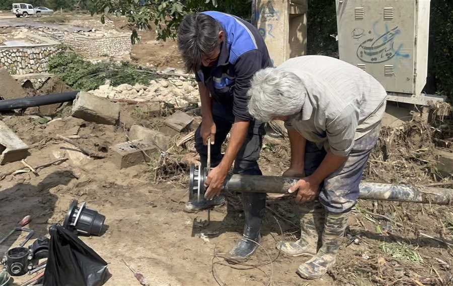 آب شرب ۴۰۰ خانوار سیل‌زده زرین‌آباد برقرار شد