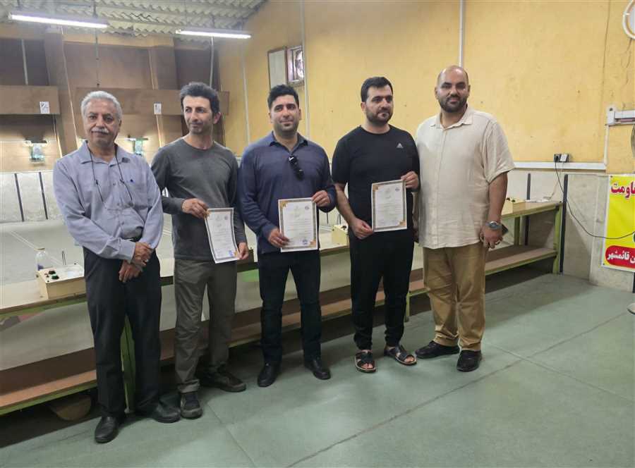 تیراندازان نوجوان گل کاشتند