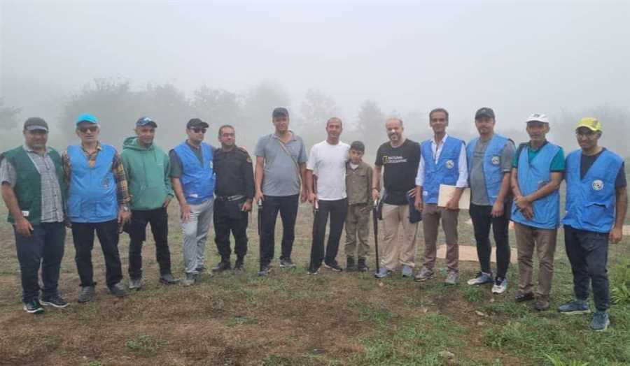 تیراندازی در مِه