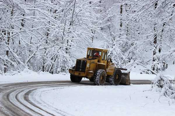 بازگشایی ۶۰ درصد راه‌های روستایی مازندران