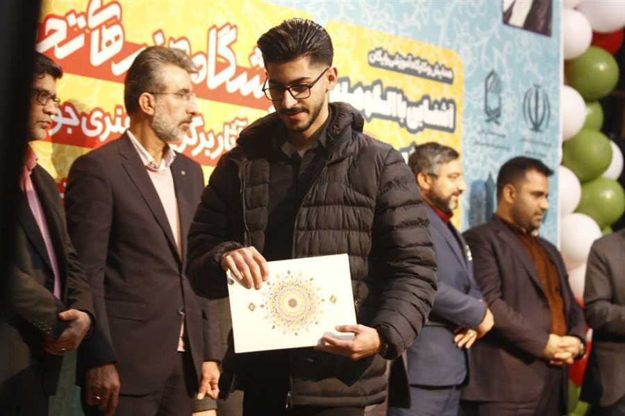 جوانی گوهر است
